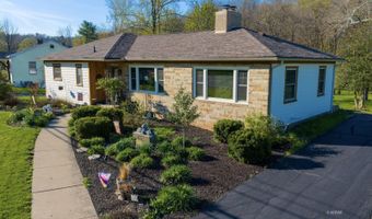19 Pomeroy Rd, Athens, OH 45701