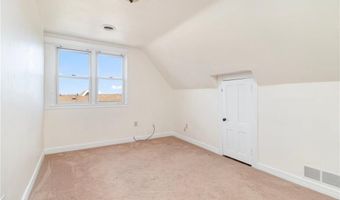 55 Hunter Ave, Newport, RI 02840