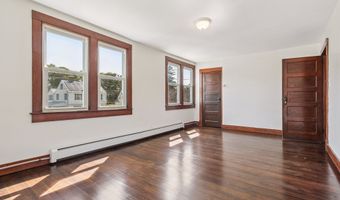 91 Grove St, Clinton, CT 06413