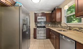389 Great Rd, Lincoln, RI 02865