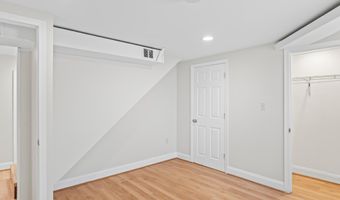 2100 27TH St S, Arlington, VA 22206