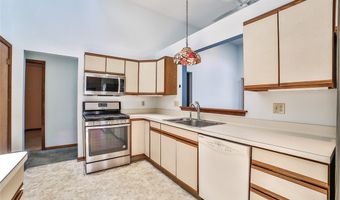 831 Robin Rd, Amherst, NY 14228