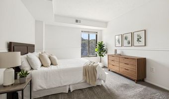 4500 S FOUR MILE RUN Dr 220, Arlington, VA 22204