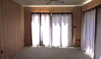 2 S SHORE Dr, Lincoln, DE 19960