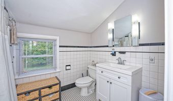 5 Kakely St, Albany, NY 12208