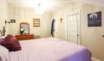 8 Lawrence St, Cumberland, RI 02864