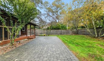 51 Osceola Ave, Narragansett, RI 02882