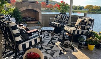 7386 Lake Lakota Pl, Indianapolis, IN 46217