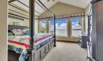325 Lakeshore Dr, Arnolds Park, IA 51331