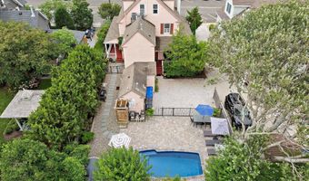 109 CENTRE St, Beach Haven, NJ 08008