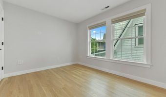 176 Medford St 176, Arlington, MA 02474