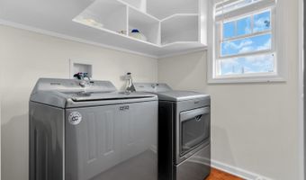 3 N Smith St N, Avenel, NJ 07001