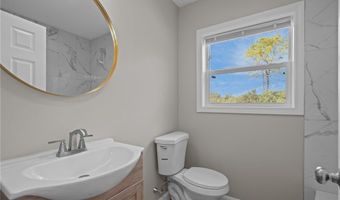 20 Maple Ct, Hopkinton, RI 02804