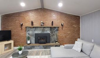 7 Holiday Ct, Albrightsville, PA 18210