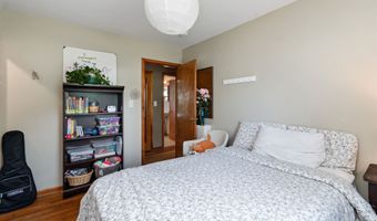 21 Alder Ln, Burlington, VT 05401