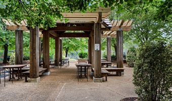 4141 N HENDERSON Rd 702, Arlington, VA 22203