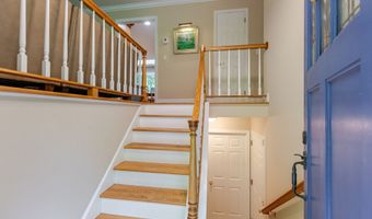 45 N Nabby Rd, Danbury, CT 06811