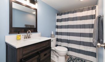 916 35th St SW, Altoona, IA 50009