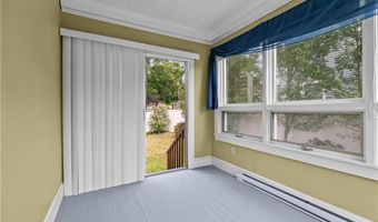 53 Admiral Kalbfus Rd, Newport, RI 02840