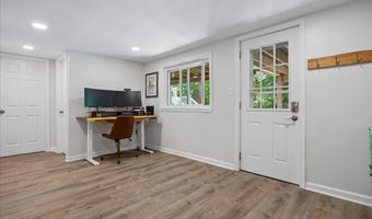 3536 N DICKERSON St, Arlington, VA 22207