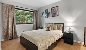71 Kennedy Dr 71, Bridgeport, CT 06606