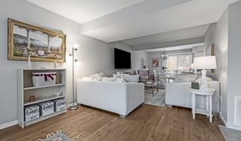 393 Mohegan Cir 393, Andover, NJ 07848