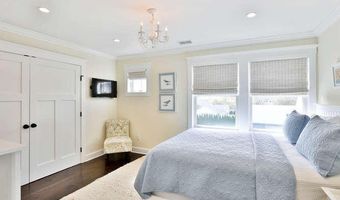 45 Strickland St, Bay Head, NJ 08742