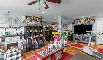 72 Hilltop Dr F, North Providence, RI 02904