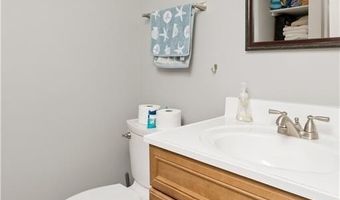 44 Highbank Ave, North Kingstown, RI 02852