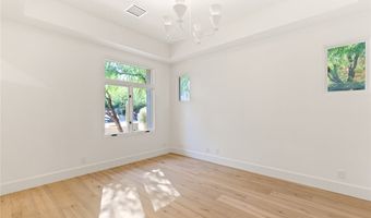 24 Soaring Bird Ct, Las Vegas, NV 89135