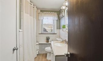 514 Killingly St, Johnston, RI 02919