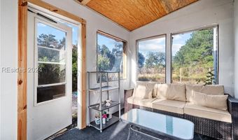 37 Kings Cross Ct, Beaufort, SC 29902