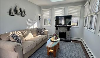 10 Parsley Ln, Narragansett, RI 02874