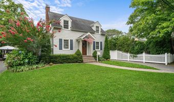 68 Prospect St, Amityville, NY 11701