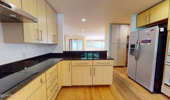 245 Lakeside Dr, Aberdeen, NC 28315