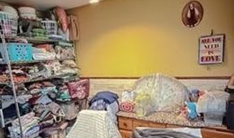 15257 PARIS St, Allen Park, MI 48101