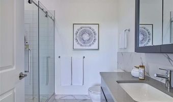 250 AVENUE E 207, Bayonne, NJ 07002