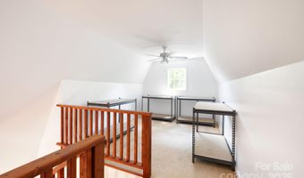 17 Bohemian Ln, Asheville, NC 28805