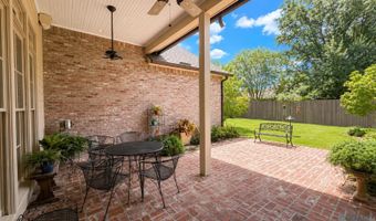 17744 Pecan Shadows Dr, Baton Rouge, LA 70810