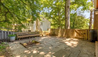 8407 GEORGIAN Way, Annandale, VA 22003