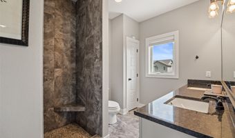 302 33rd St SE, Altoona, IA 50009