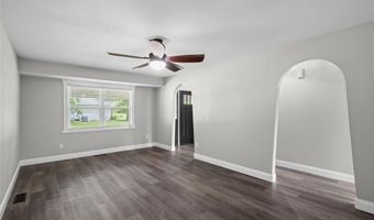 628 Hickory Knoll Ct, Ballwin, MO 63021