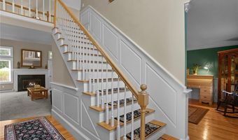 18 Quail Ridge Rd, Cranston, RI 02921