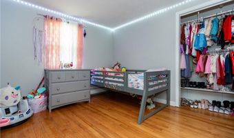 111 Belgium St, Cranston, RI 02920