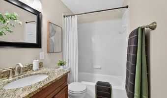 947 Oakfield Dr, Ballwin, MO 63021