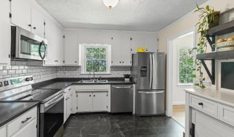 1604 Avondale Dr, Altavista, VA 24517