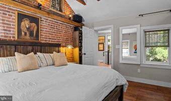 28 SWAN St, Lambertville, NJ 08530