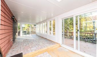 584 Division Rd, East Greenwich, RI 02818