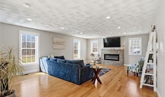 1268 Central Ave, Johnston, RI 02919