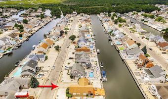 66 Wind Jammer Ct, Bayville, NJ 08721